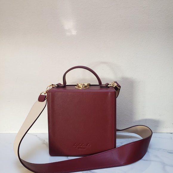 High Cheeks x Disney Alice in Wonderland Pattern Trunk Purse - Picture 8 of 16